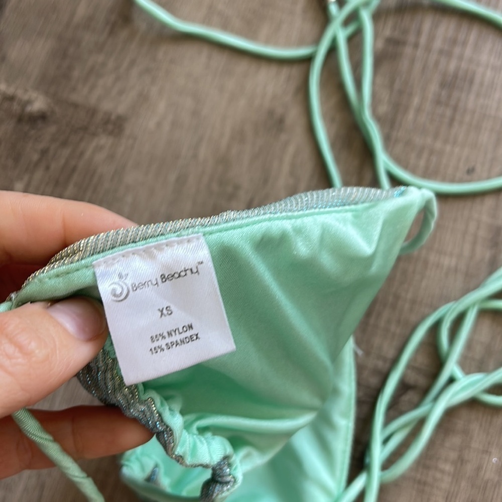 Berry Beachy triangle string bikini top metallic - Picture 4 of 5